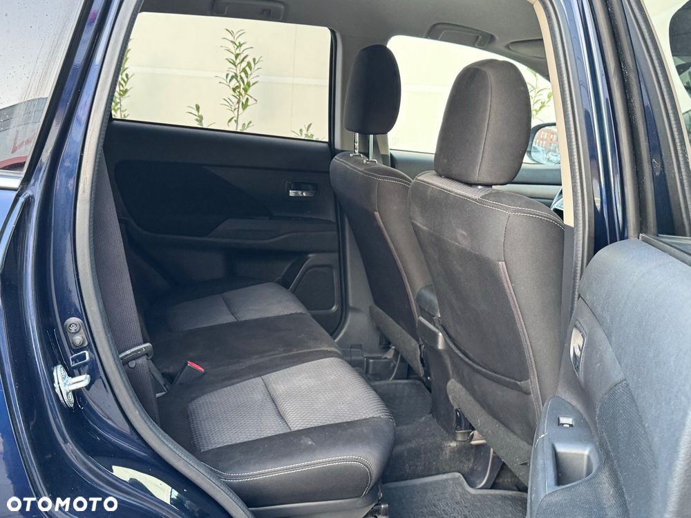 Mitsubishi Outlander 2.2 DI-D Intense + SDA 4WD - 38