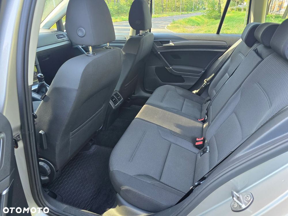 Volkswagen Golf VII 1.6 TDI BMT Comfortline - 24