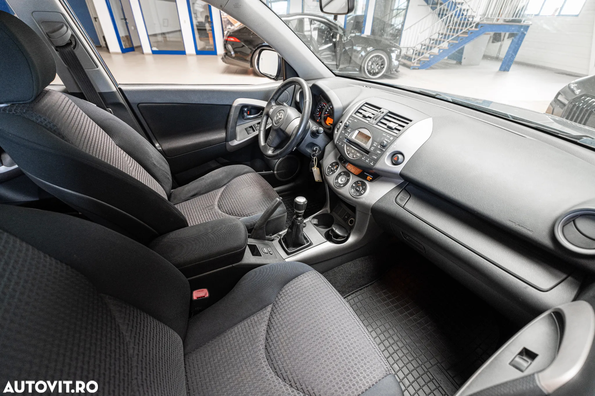 Toyota RAV4 - 30