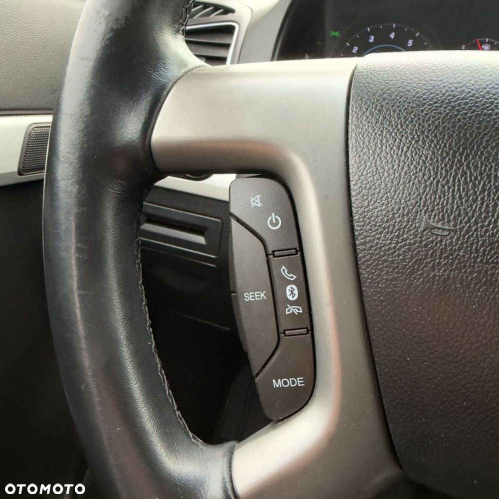 Chevrolet Captiva - 23