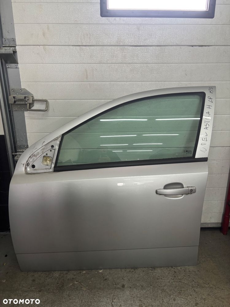 OPEL ASTRA H HB 5D DRZWI LEWY PRZOD PRZEDNIE 157