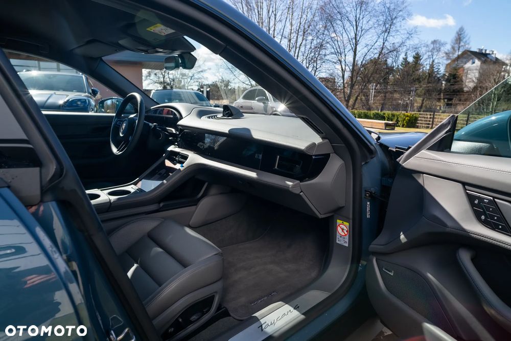 Porsche Taycan 105kWh 4 Performance Plus - 18