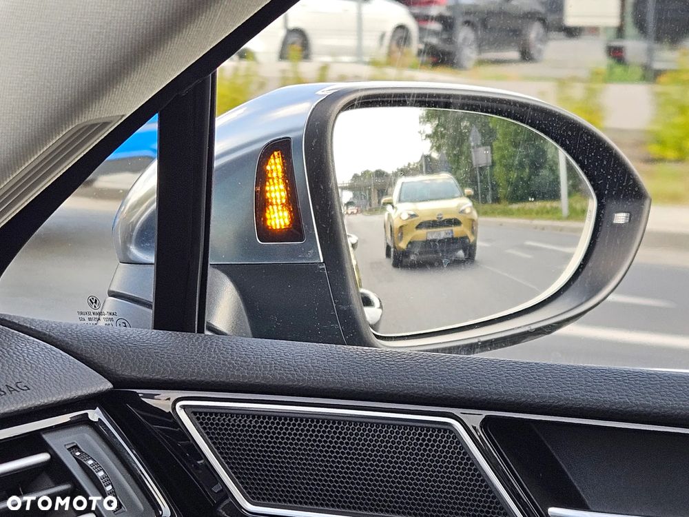 Volkswagen Passat Variant 2.0 TDI SCR 4Motion DSG Highline - 28