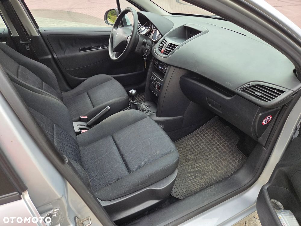 Peugeot 207 - 7