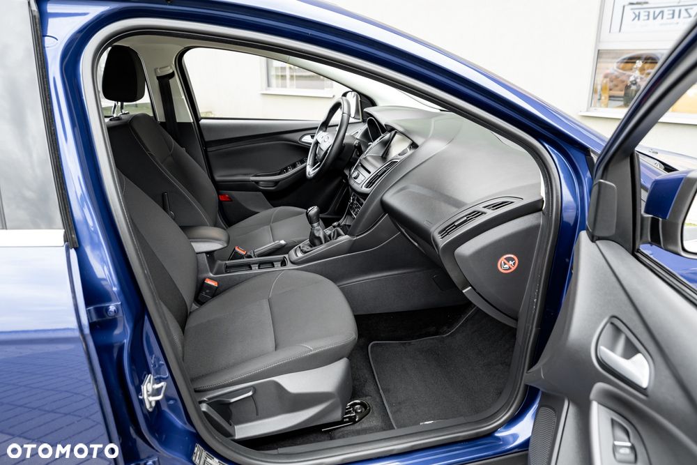 Ford Focus 1.0 EcoBoost Trend - 23
