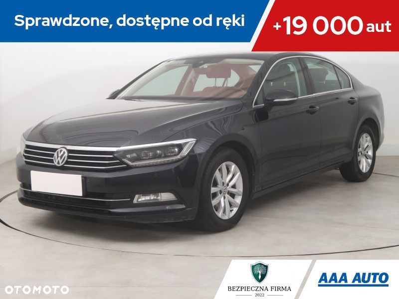 Volkswagen Passat - 2