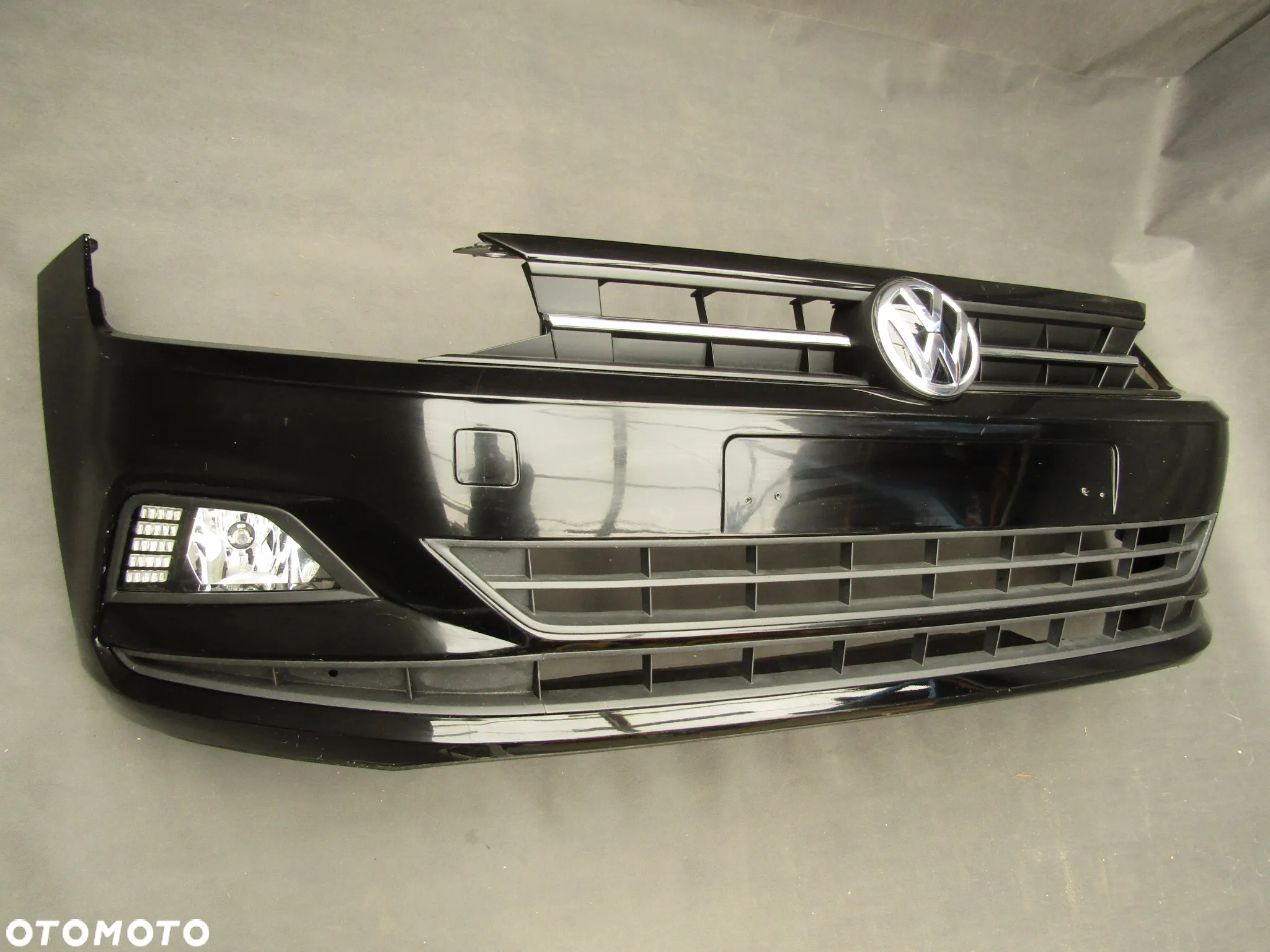 Zderzak przedni VW Polo 2G 17 - 22 Bez otworów  Lakier LO41 L041 - 2