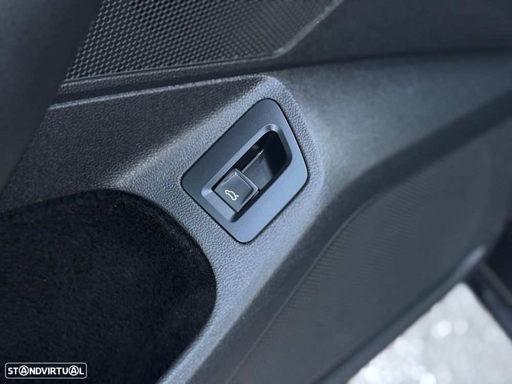 VW Passat Variant 2.0 TDi Confortline DSG - 18