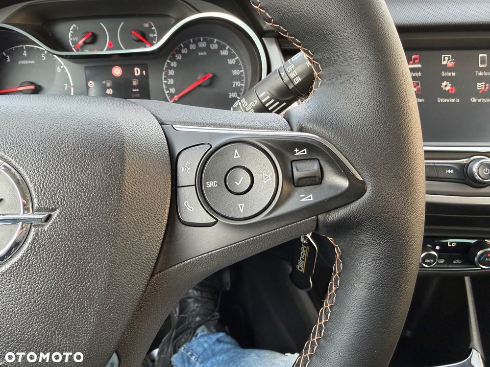 Opel Crossland X 1.2 T Design Line S&S - 10