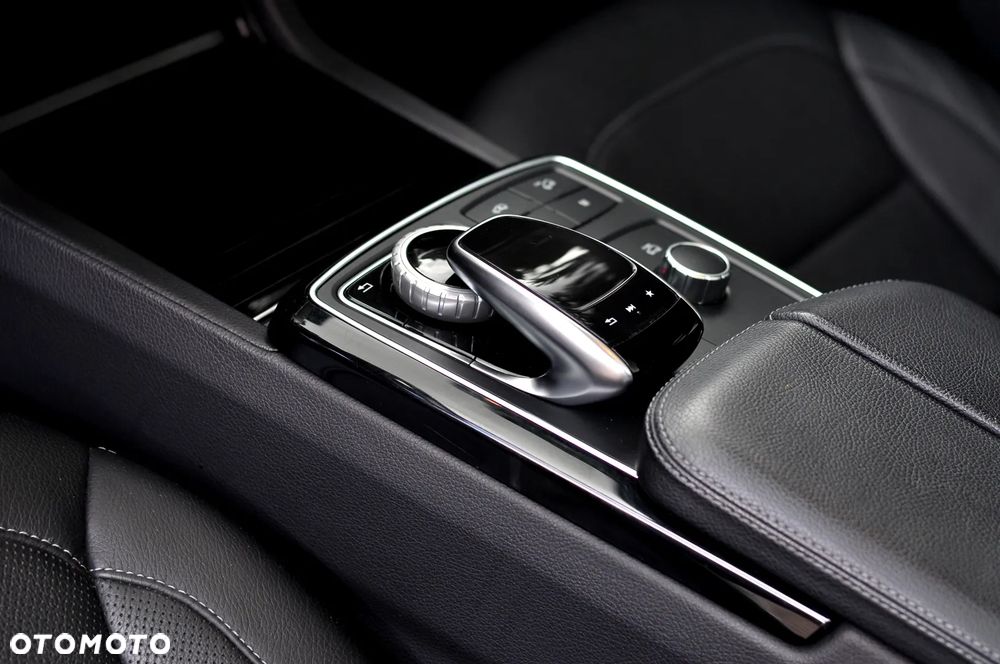Mercedes-Benz GLE - 37