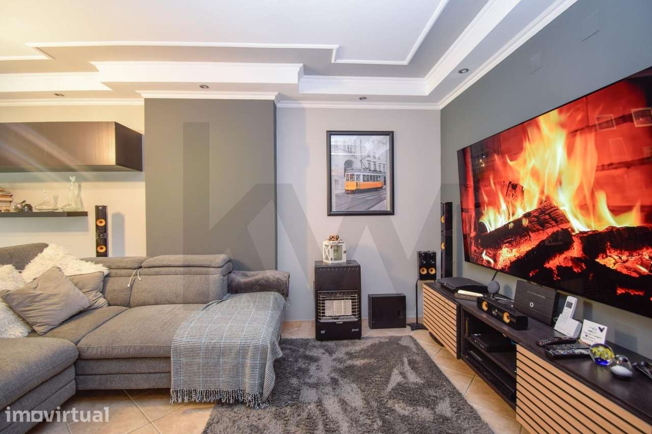 Vende-se Apartamento T2 na Cavaleira | Junto ao Novo Hospital de Sintr - Grande imagem: 4/32