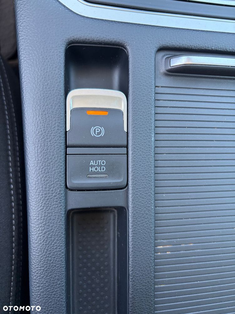 Volkswagen Passat 2.0 TDI BMT Trendline - 30