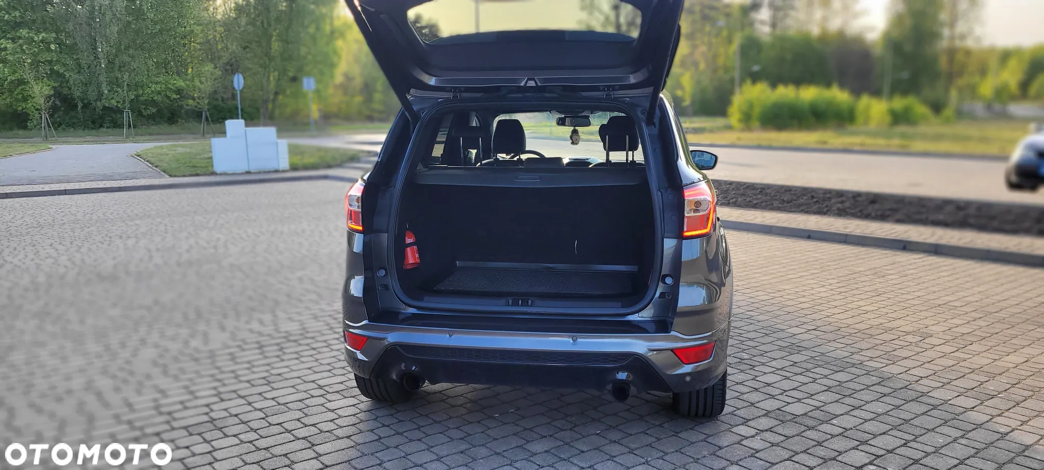 Ford Kuga 1.5 EcoBoost 2x4 ST-Line - 12
