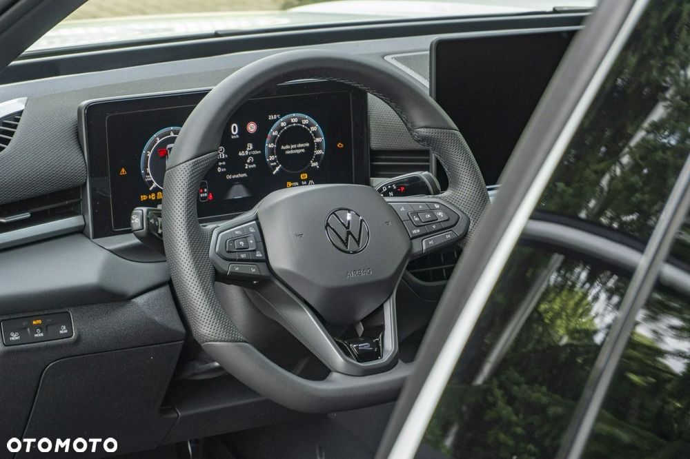 Volkswagen T-Roc - 16