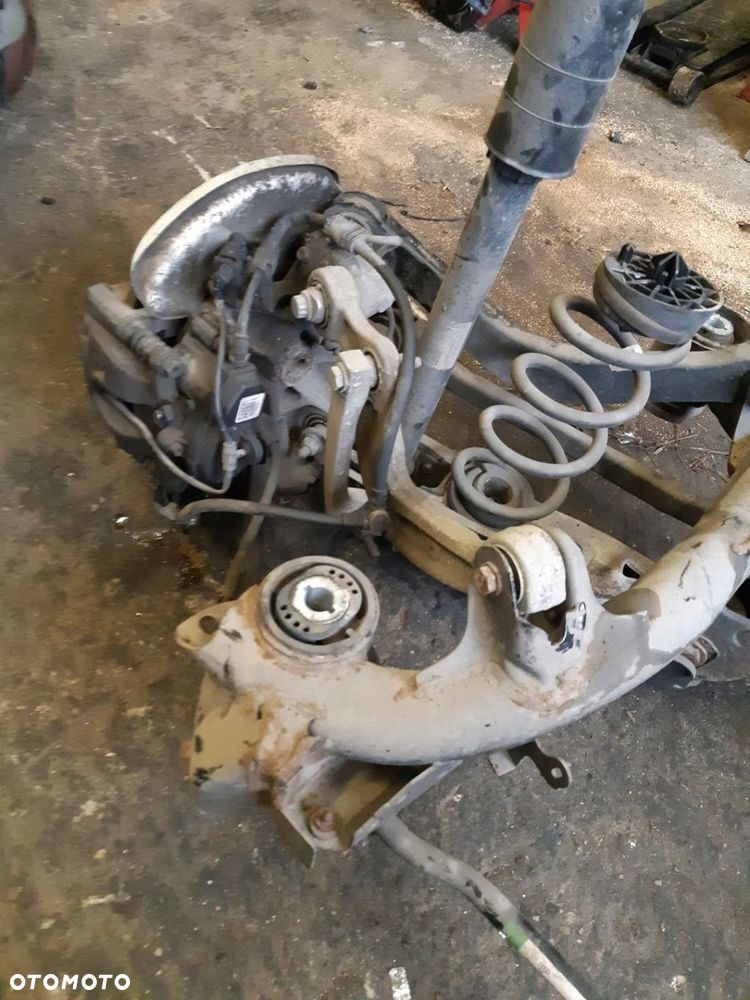 AUDI A4 B9 ZAWIESZENIE TYŁ TYLNE SANKI BELKA ZWROTNICE WAHACZE KOMPLET - 8