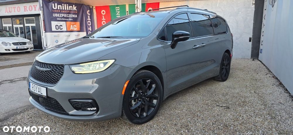 Chrysler Pacifica - 4