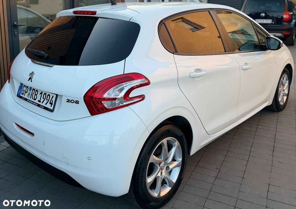 Peugeot 208 82 VTI Allure - 12