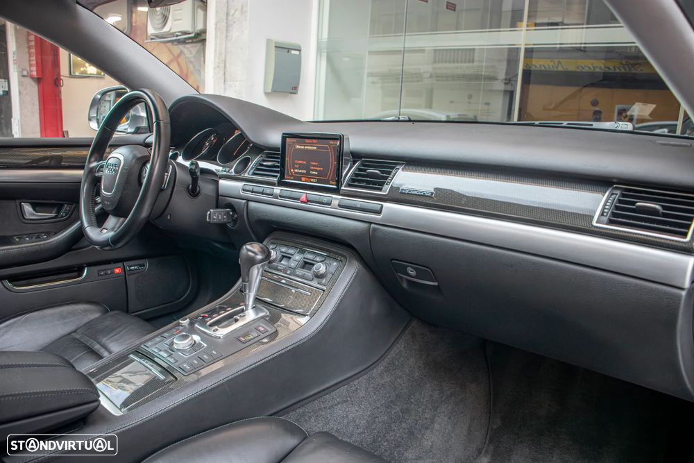 Audi S8 5.2 FSi V10 quattro - 25