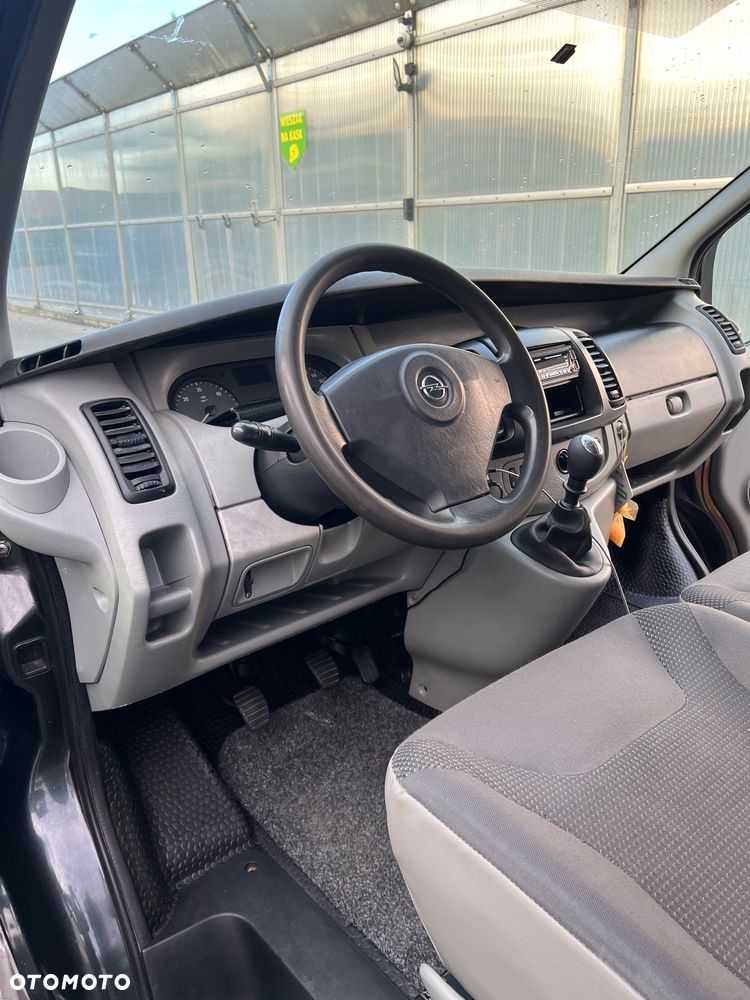 Opel Vivaro - 18