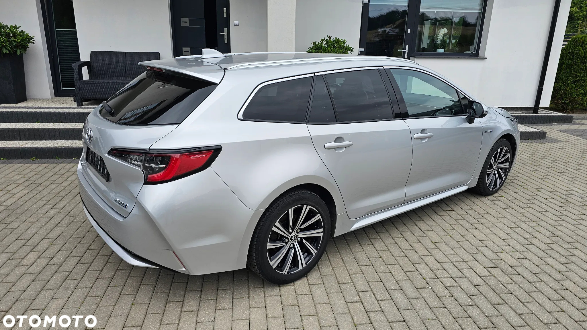 Toyota Corolla 1.8 Hybrid Business Edition - 2