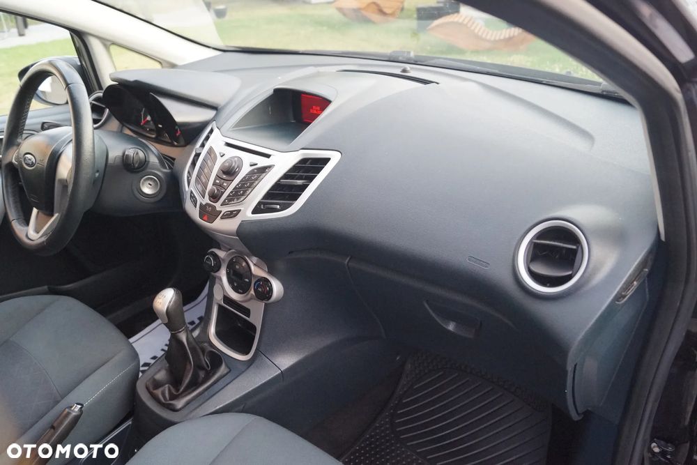 Ford Fiesta 1.25 Ghia EU5 - 10