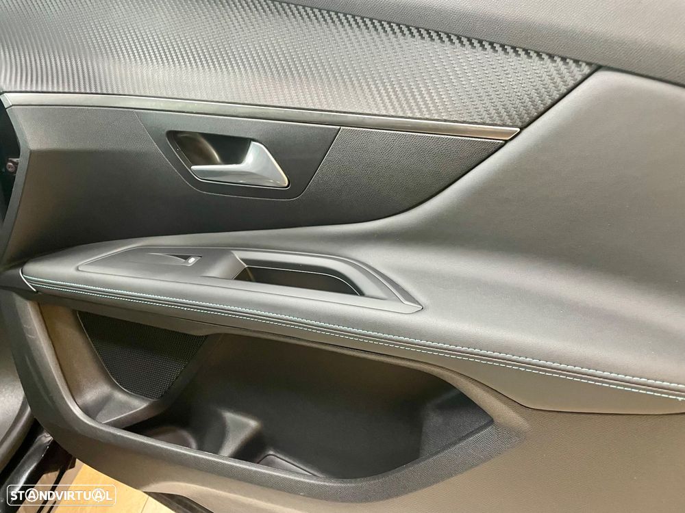 Peugeot 3008 225 e-EAT8 Allure Pack - 28