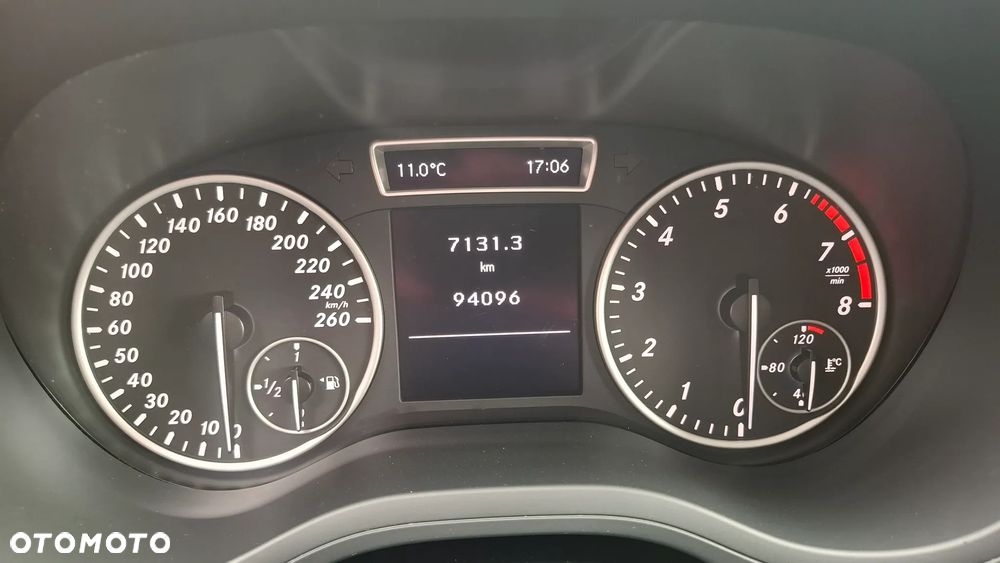 Mercedes-Benz Klasa B 180 - 24