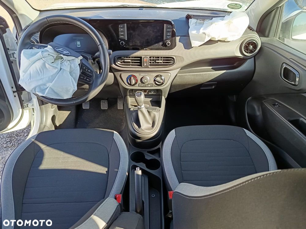 Hyundai i10 - 12