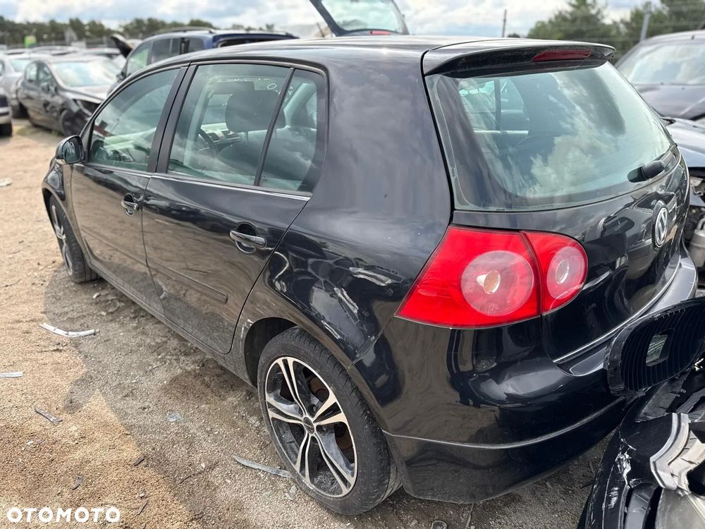 Volkswagen Golf V,  2,0 benz. 110KW, 2004r  kod silnika BLX skrzynia GB- CZĘŚCI