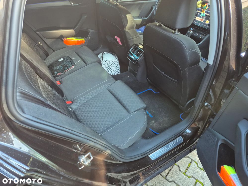 Skoda Superb 2.0 TDI Style DSG - 11