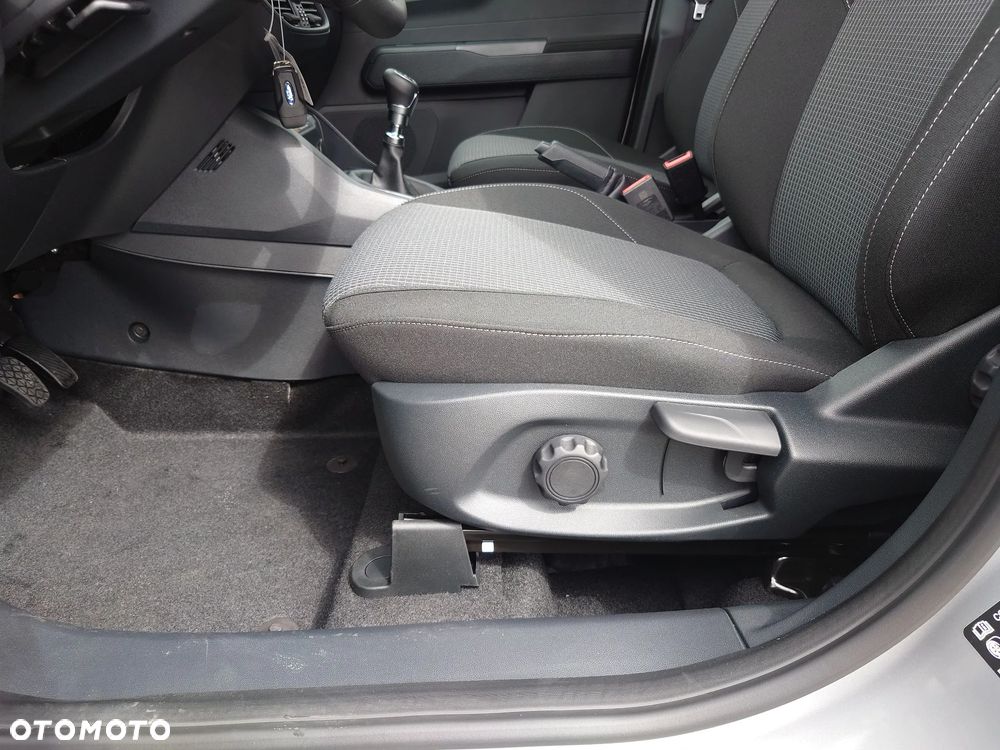 Ford Transit Courier - 11