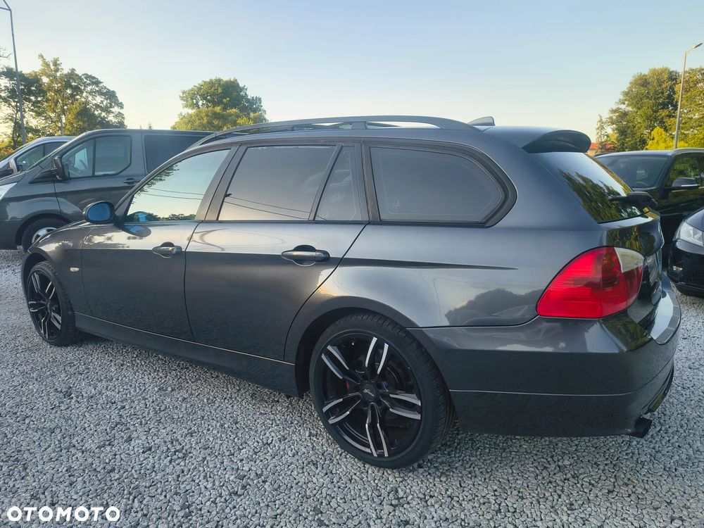 BMW Seria 3 320d Edition Sport - 9