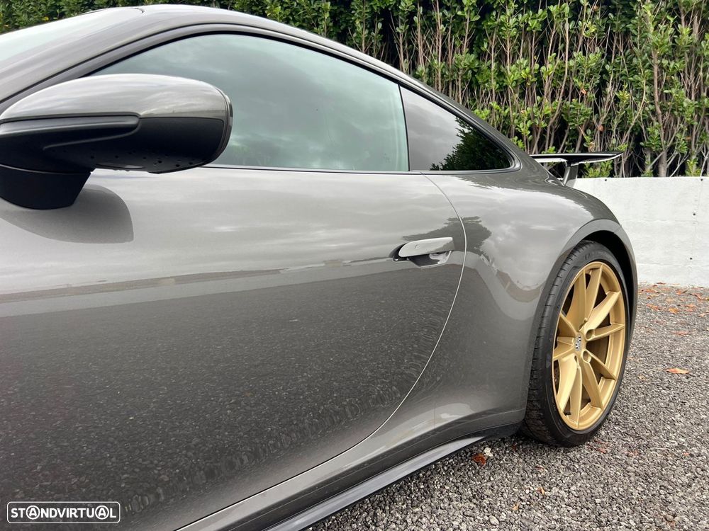 Porsche 911 Série F - 30