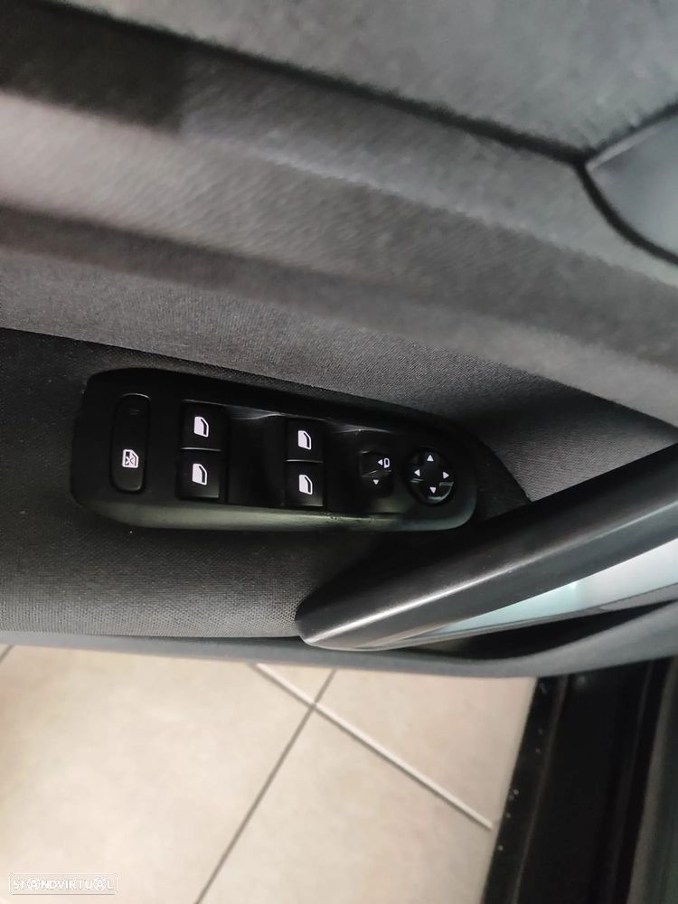 Peugeot 308 1.6 e-HDi Active CVM6 - 22