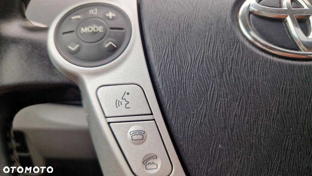 Toyota Prius (Hybrid) Executive - 22