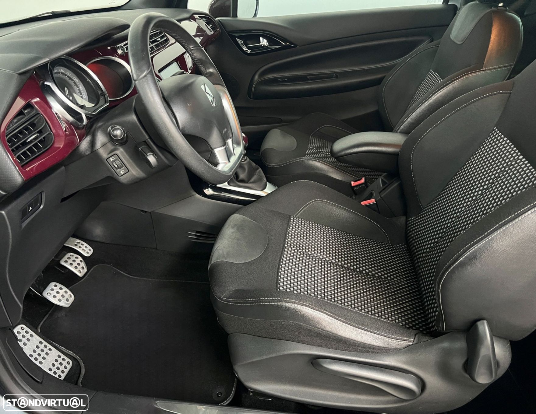 Citroën DS3 1.6 HDi Airdream Sport Chic - 4