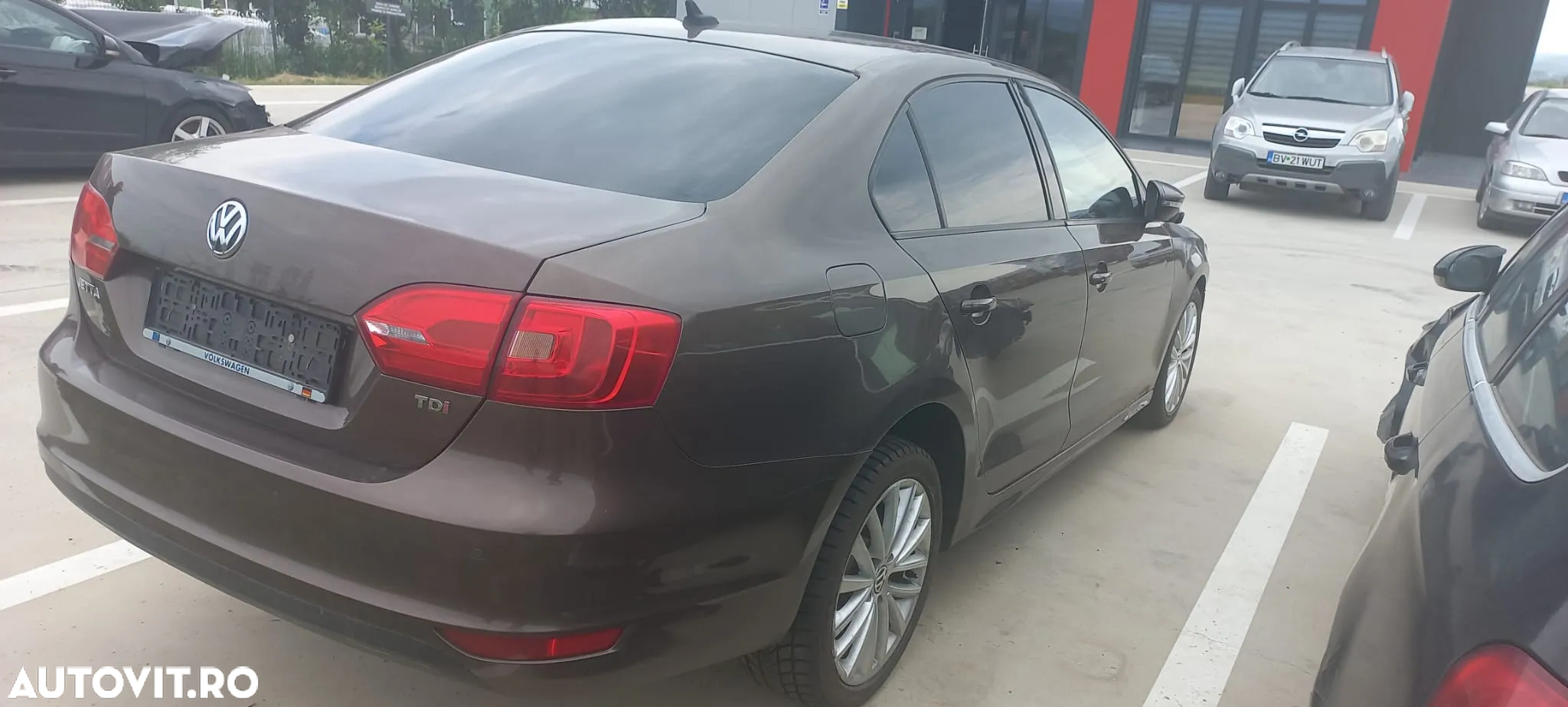 Dezmembram VW Jetta 1.6 TDI CAYC - 3