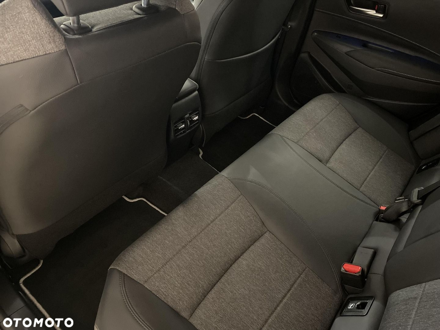 Toyota Corolla - 11