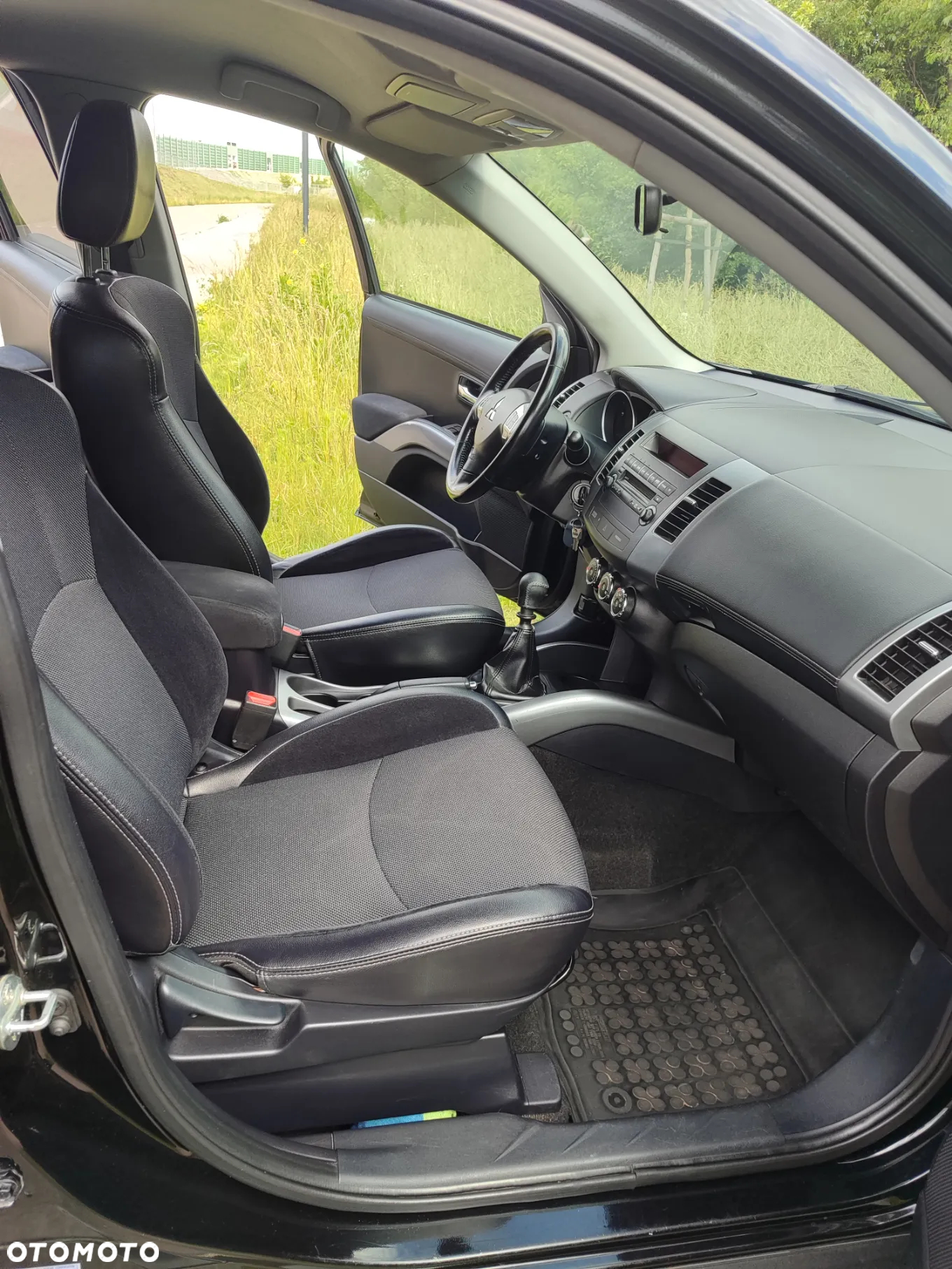 Mitsubishi Outlander 2.0 DI-D 4WD Intense - 16