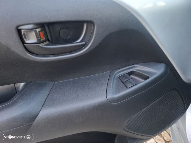 Toyota Aygo 1.0 X-Play - 23