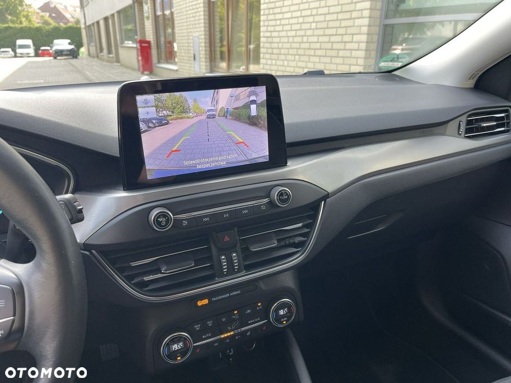 Ford Focus - 36