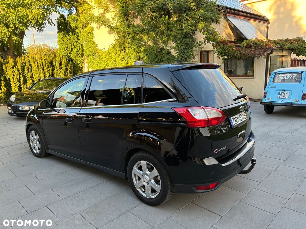 Ford Grand C-MAX - 11