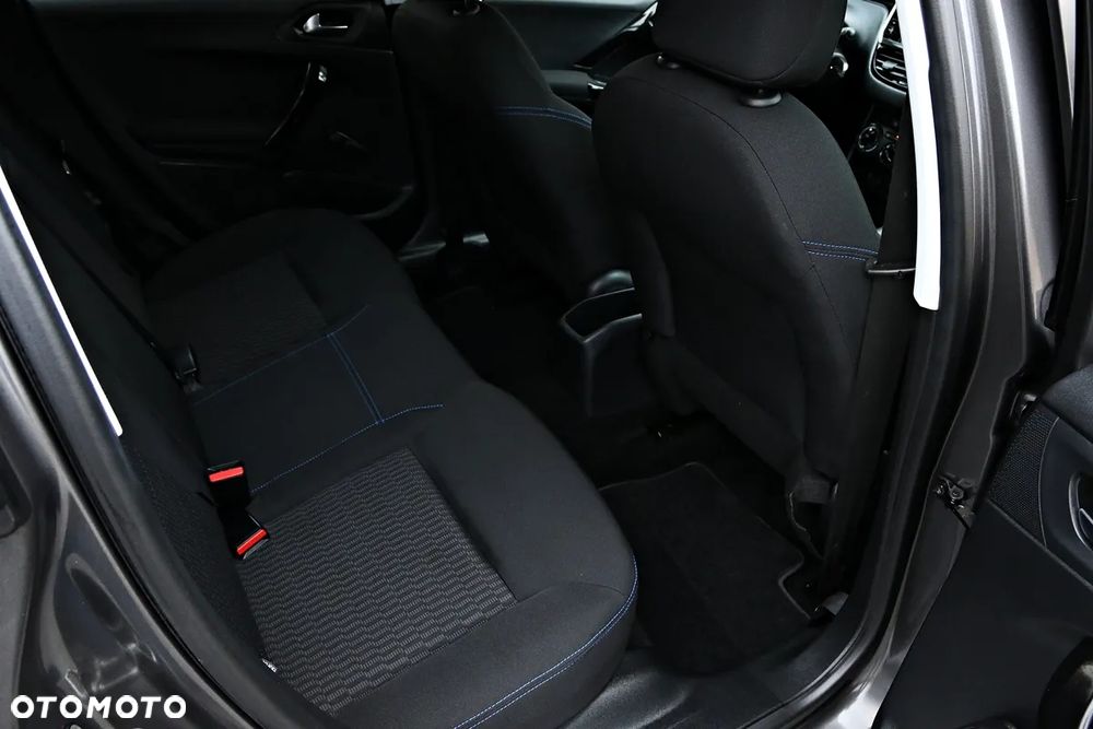 Peugeot 208 1.2 PureTech Style - 32
