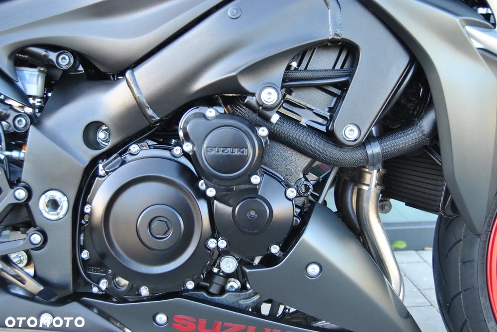 Suzuki GSX - 10