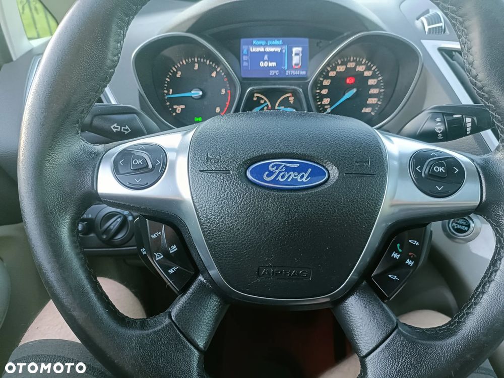 Ford Grand C-MAX - 17