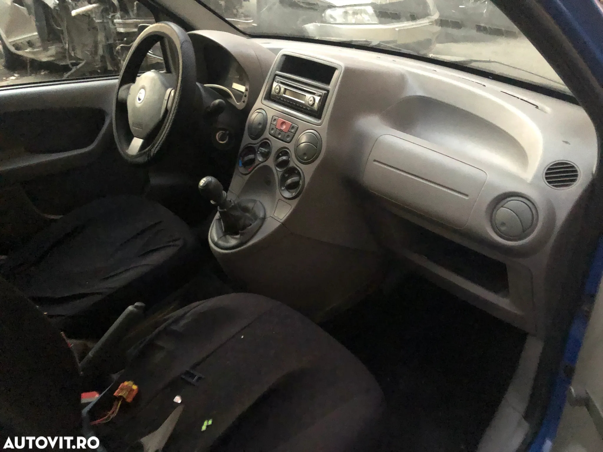 Dezmembrez Fiat Panda albastru benzina 2007 - 6