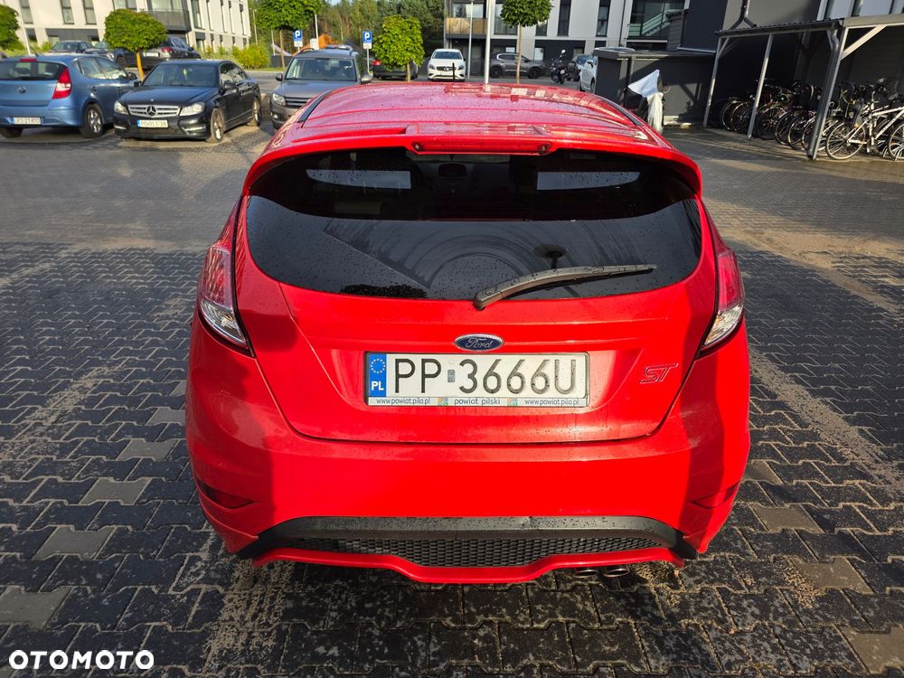Ford Fiesta 1.6 EcoBoost ST - 12