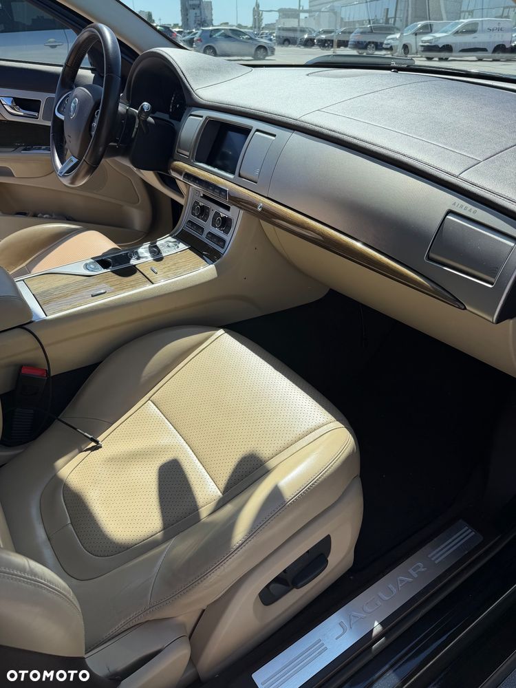 Jaguar XF 3.0 T AWD Premium Luxury - 12