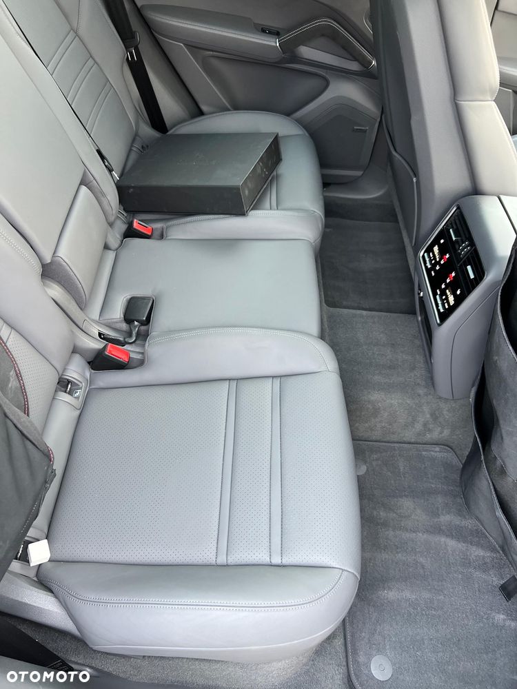 Porsche Cayenne - 16