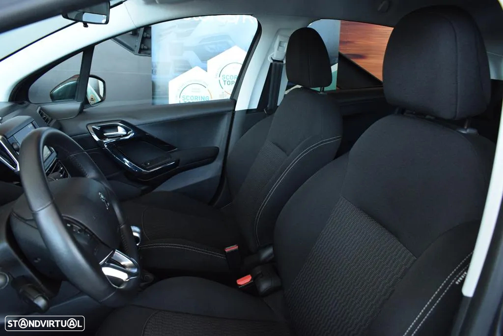 Peugeot 208 1.5 BlueHDi Signature - 8